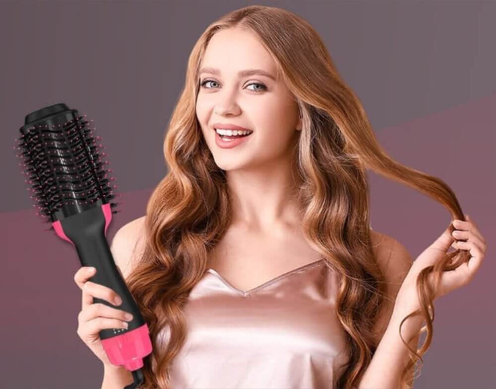 hot air brush - female blond hair customer satisfied about wavy hair