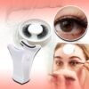 magnetic eyelashes - female customer putting the eyelashes